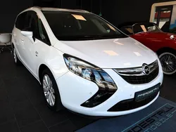 Weiß Gebraucht 2013 Opel Zafira Tourer Active Van / Kleinbus | 7.300 € (Fairer Preis)