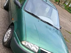 Grün Gebraucht 1998 Mazda 121 Kleinwagen | 799 €