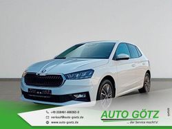 Candyweiss Gebraucht 2023 Skoda Fabia Ambition Limousine | 17.590 € (Fairer Preis)