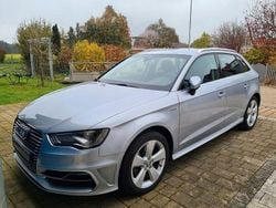 Silber Gebraucht 2016 Audi A3 Sportback e-tron Kleinwagen | 15.800 € (Fairer Preis)
