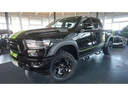 Schwarz/grün (metallic) Gebraucht 2020 Dodge Ram Abholung | 49.900 € (Teuer)