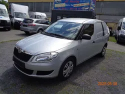 Brilliantsilber metallic Gebraucht 2011 Skoda Roomster Kombi | 4.900 € (Guter Preis)