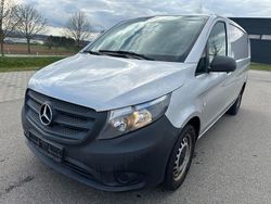 Silber Gebraucht 2017 Mercedes Vito Van / Kleinbus | 10.999 € (Fairer Preis)