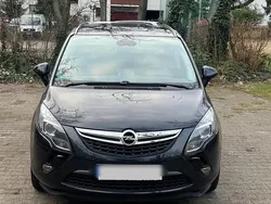 Schwarz Gebraucht 2016 Opel Zafira Van / Kleinbus | 12.900 € (Fairer Preis)