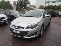 Silber Gebraucht 2015 Opel Astra Edition Kombi | 3.390 € (Teuer)