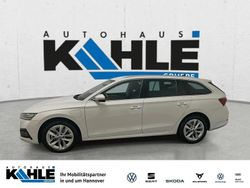 Weiß Gebraucht 2022 Skoda Octavia Style Kombi | 23.689 € (Guter Preis)