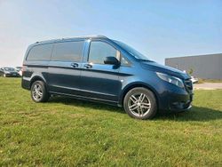 Blau Gebraucht 2018 Mercedes Vito Van / Kleinbus | 21.000 €