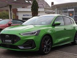 Grün Gebraucht 2023 Ford Focus ST Limousine | 28.900 € (Fairer Preis)
