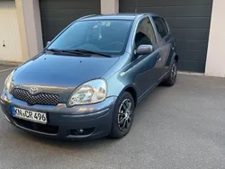 Grau Gebraucht 2005 Toyota Yaris Limousine | 2.000 € (Fairer Preis)