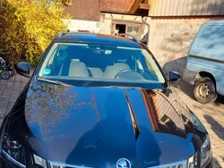 Schwarz Gebraucht 2018 Skoda Octavia Ambition Kombi | 12.000 € (Superpreis)