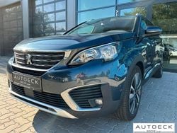 Blau Gebraucht 2018 Peugeot 5008 Allure Van / Kleinbus | 15.945 € (Fairer Preis)