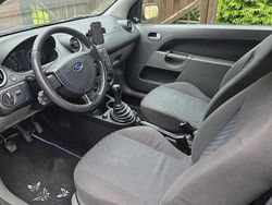 Grün Gebraucht 2003 Ford Fiesta Kleinwagen | 900 € (Fairer Preis)