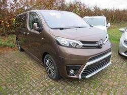 Titanium grey Gebraucht 2025 Toyota Proace Team Van | 46.900 € (Teuer)