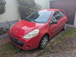 Rot Gebraucht 2012 Renault Clio IV Limousine | 2.590 € (Guter Preis)