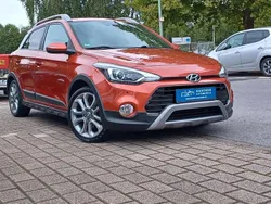Orange Gebraucht 2016 Hyundai i20 Active Kleinwagen | 11.990 € (Teuer)