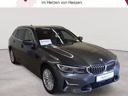 Mineralgrau metallic Gebraucht 2020 BMW 320 Luxury Line Kombi | 25.990 € (Guter Preis)