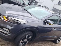 Grau Gebraucht 2016 Hyundai Tucson Premium SUV | 15.950 € (Fairer Preis)