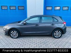 Grau Gebraucht 2019 Hyundai i30 Kleinwagen | 13.900 € (Guter Preis)