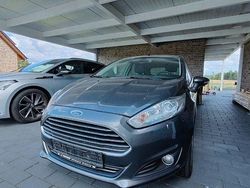 Grau Gebraucht 2015 Ford Fiesta Titanium Kleinwagen | 6.399 € (Fairer Preis)
