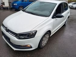 Weiß Gebraucht 2016 VW Polo Comfortline Limousine | 6.490 € (Guter Preis)