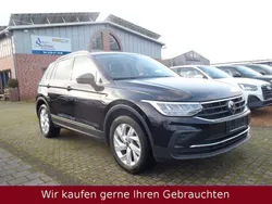 Deep black perleffekt (metallic) Gebraucht 2024 VW Tiguan Move SUV | 29.899 € (Fairer Preis)