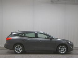 Grau Gebraucht 2021 Ford Focus Cool & Connect Limousine | 8.950 €