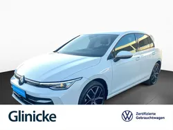 Pure white Gebraucht 2024 VW Golf VIII Edition Limousine | 27.433 € (Guter Preis)