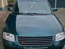 Grün Gebraucht 2002 VW Passat Kombi | 3.000 € (Fairer Preis)