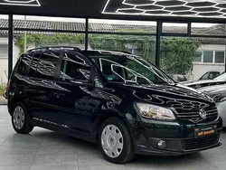 Grün Gebraucht 2013 VW Touran Comfortline Van / Kleinbus | 12.850 € (Fairer Preis)