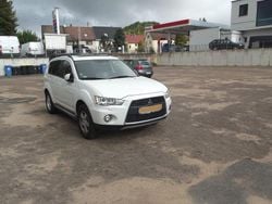 Weiß Gebraucht 2012 Mitsubishi Outlander Instyle SUV | 3.650 €