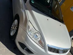 Silber Gebraucht 2008 Ford Focus Limousine | 2.700 €