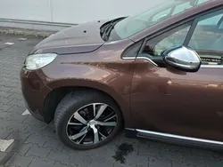 Braun Gebraucht 2014 Peugeot 2008 Allure SUV | 6.500 € (Guter Preis)