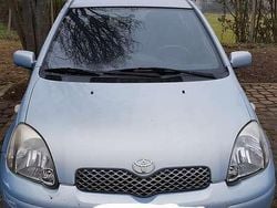 Blau Gebraucht 2004 Toyota Yaris Limousine | 500 € (Superpreis)