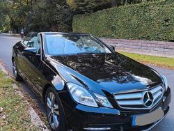 Schwarz Gebraucht 2011 Mercedes E350 Avantgarde Cabrio | 29.900 €