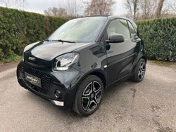 Schwarz Gebraucht 2023 Smart ForTwo Electric Drive Coupé | 15.800 €
