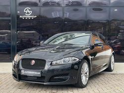 Schwarz Gebraucht 2014 Jaguar XF Limousine | 10.700 €