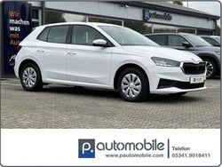 Weiß Gebraucht 2022 Skoda Fabia Active Kleinwagen | 13.590 € (Fairer Preis)