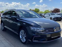 Grau Gebraucht 2021 VW Passat Kombi | 23.500 € (Guter Preis)