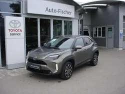 Manganbronze Gebraucht 2024 Toyota Yaris Cross Team SUV | 24.900 € (Superpreis)