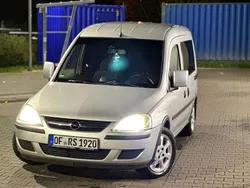 Grau Gebraucht 2008 Opel Combo Van / Kleinbus | 2.300 € (Etwas zu teuer)
