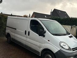 Weiß Gebraucht 2004 Opel Vivaro Van / Kleinbus | 7.500 € (Teuer)