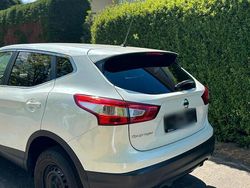 Weiß Gebraucht 2016 Nissan Qashqai SUV | 11.000 €