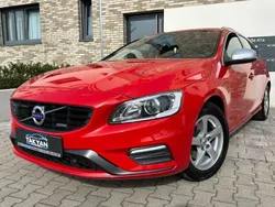 Passion red solid / solid Gebraucht 2015 Volvo V60 R-Design Momentum Kombi | 14.990 € (Etwas zu teuer)