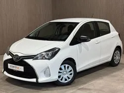 Weiß Gebraucht 2016 Toyota Yaris Limousine | 5.500 € (Fairer Preis)