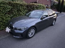 Grau Gebraucht 2021 BMW 318 Kombi | 23.500 € (Fairer Preis)