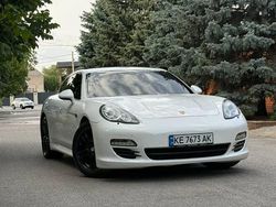 Weiß Gebraucht 2012 Porsche Panamera Limousine | 25.000 €
