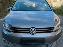 Grau Gebraucht 2011 VW Touran Van / Kleinbus | 5.599 € (Guter Preis)