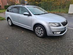 Grau Gebraucht 2016 Skoda Octavia Kombi | 7.520 € (Superpreis)