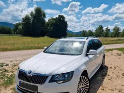 Weiß Gebraucht 2013 Skoda Superb Kombi | 11.400 € (Teuer)