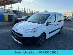 Weiß Gebraucht 2014 Peugeot Partner Tepee Active Van / Kleinbus | 6.499 € (Fairer Preis)